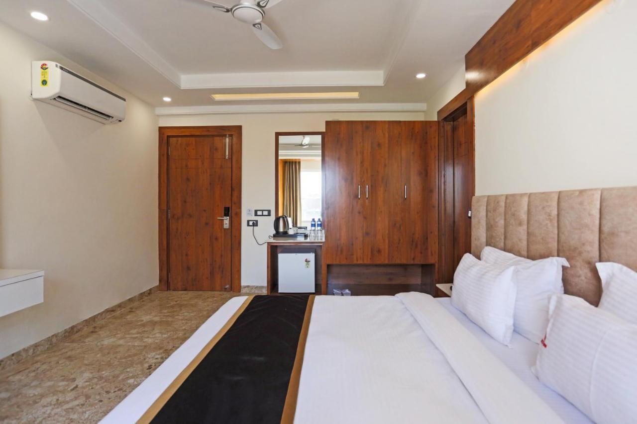 Hotel Deluxe Stay Inn - Near Delhi Airport 뉴델리 외부 사진