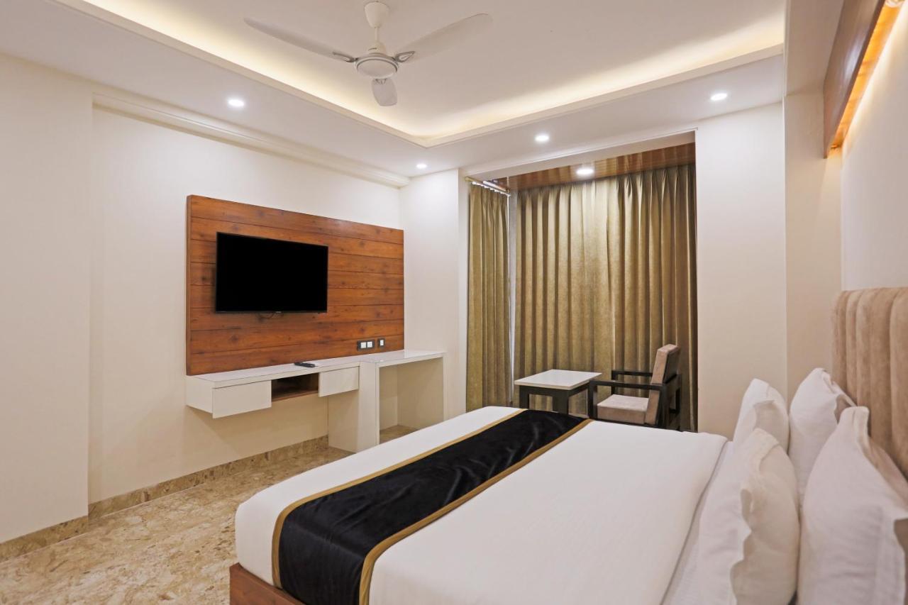 Hotel Deluxe Stay Inn - Near Delhi Airport 뉴델리 외부 사진