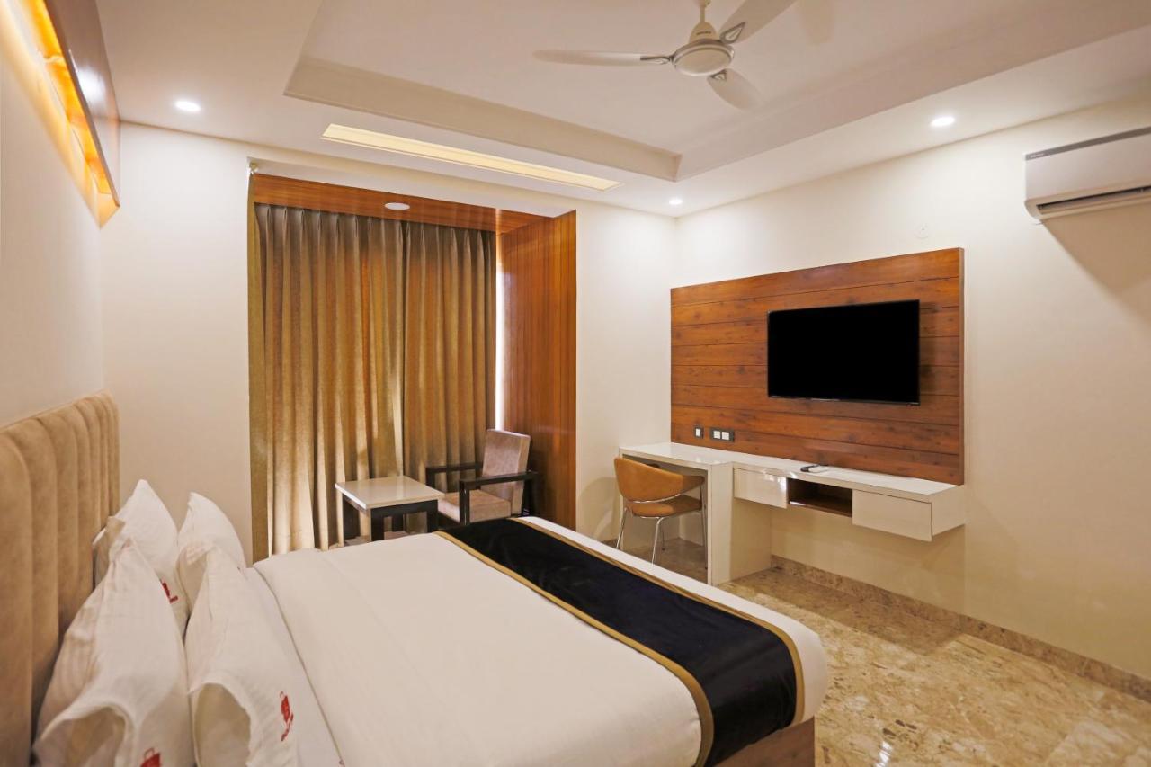 Hotel Deluxe Stay Inn - Near Delhi Airport 뉴델리 외부 사진