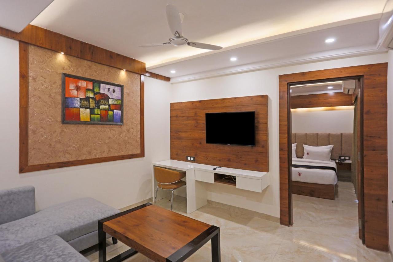 Hotel Deluxe Stay Inn - Near Delhi Airport 뉴델리 외부 사진