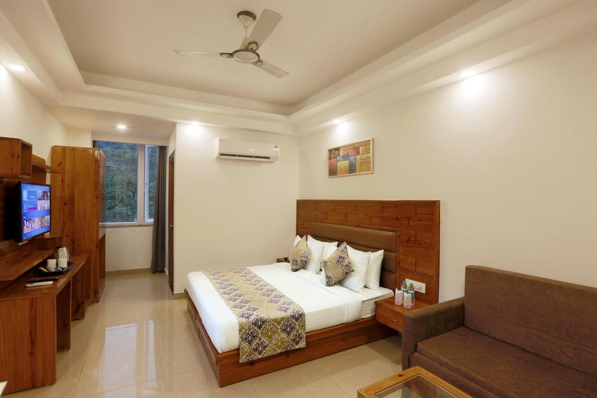 Hotel Deluxe Stay Inn - Near Delhi Airport 뉴델리 외부 사진