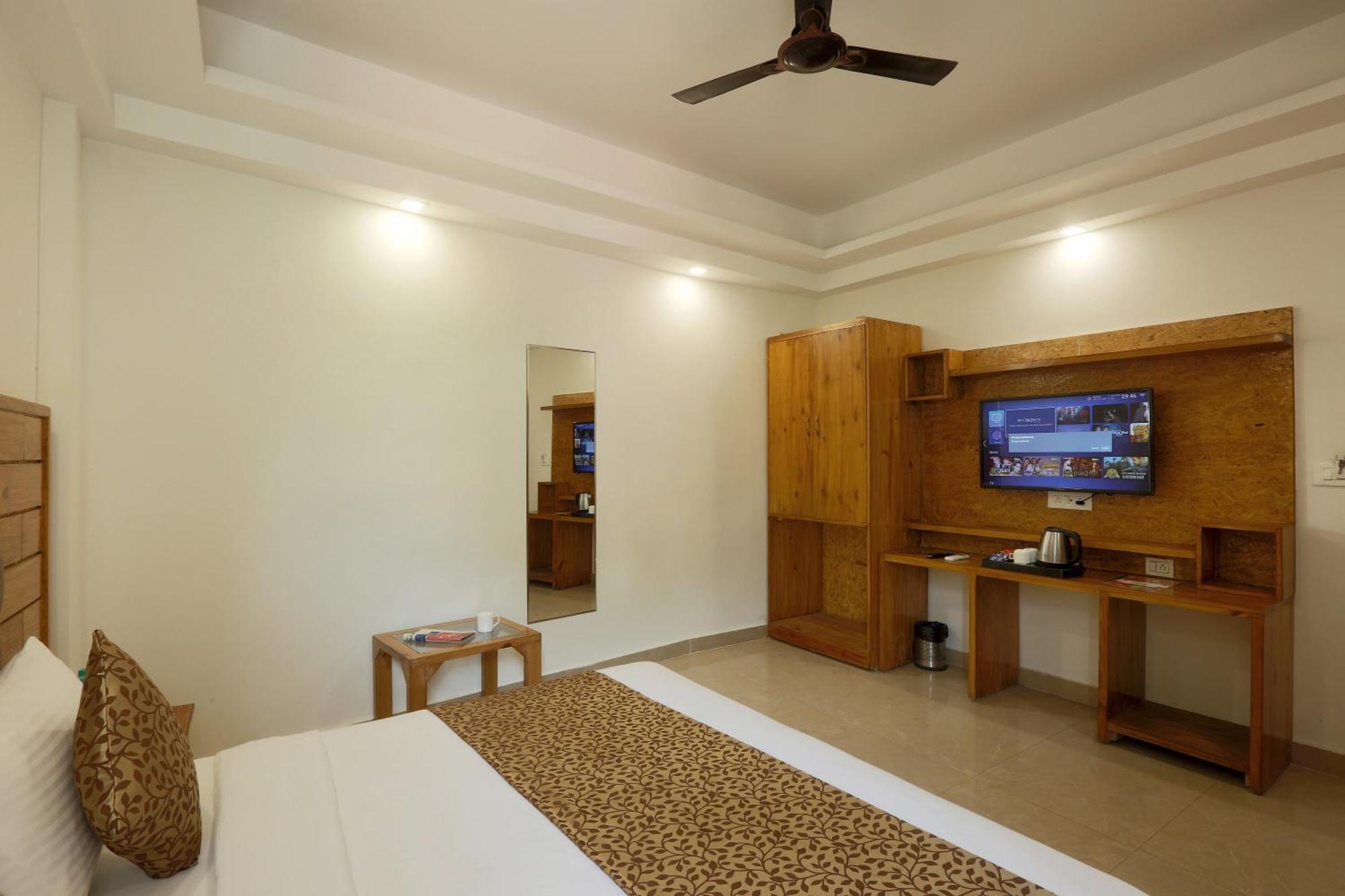 Hotel Deluxe Stay Inn - Near Delhi Airport 뉴델리 외부 사진