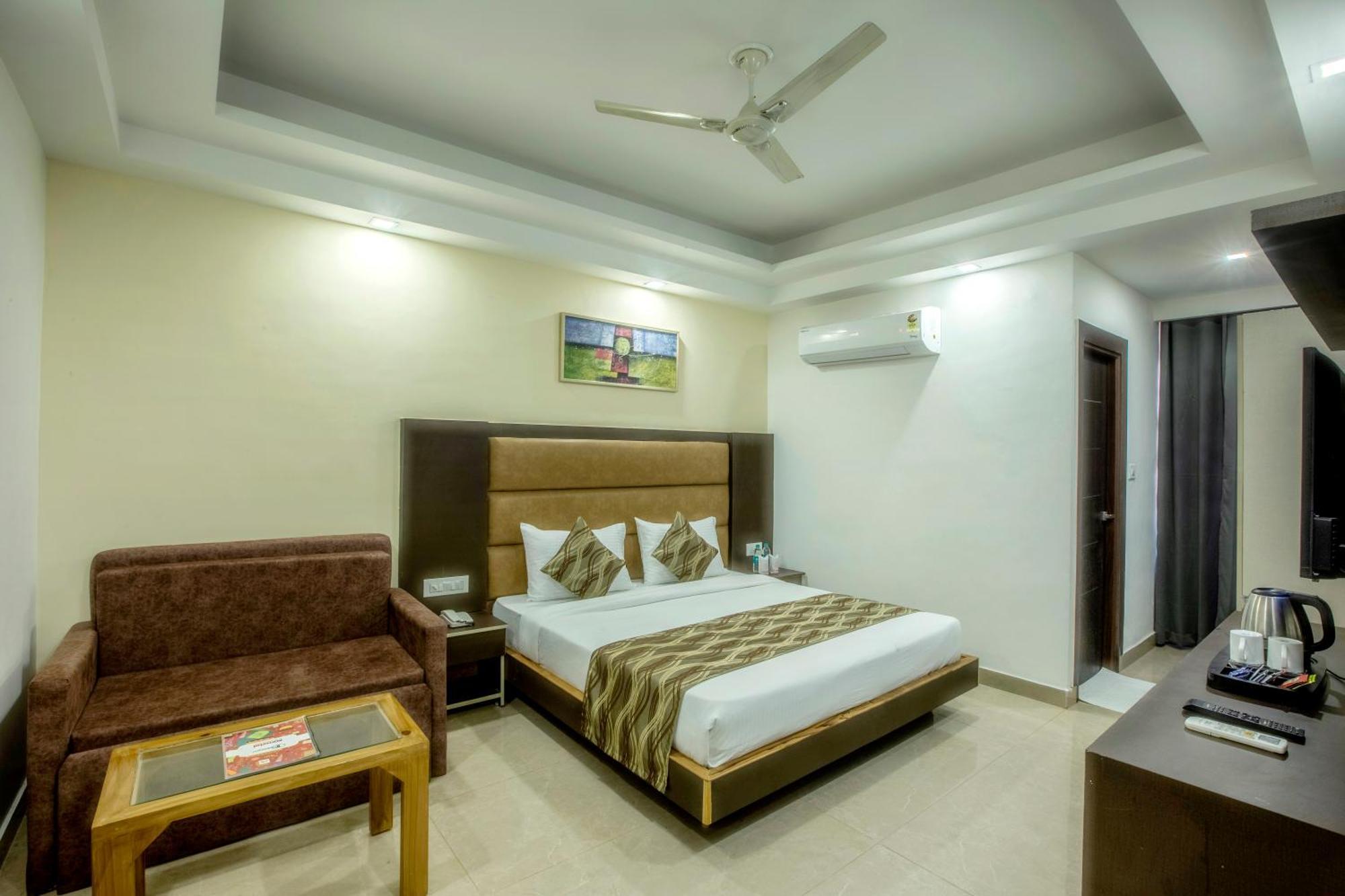 Hotel Deluxe Stay Inn - Near Delhi Airport 뉴델리 외부 사진