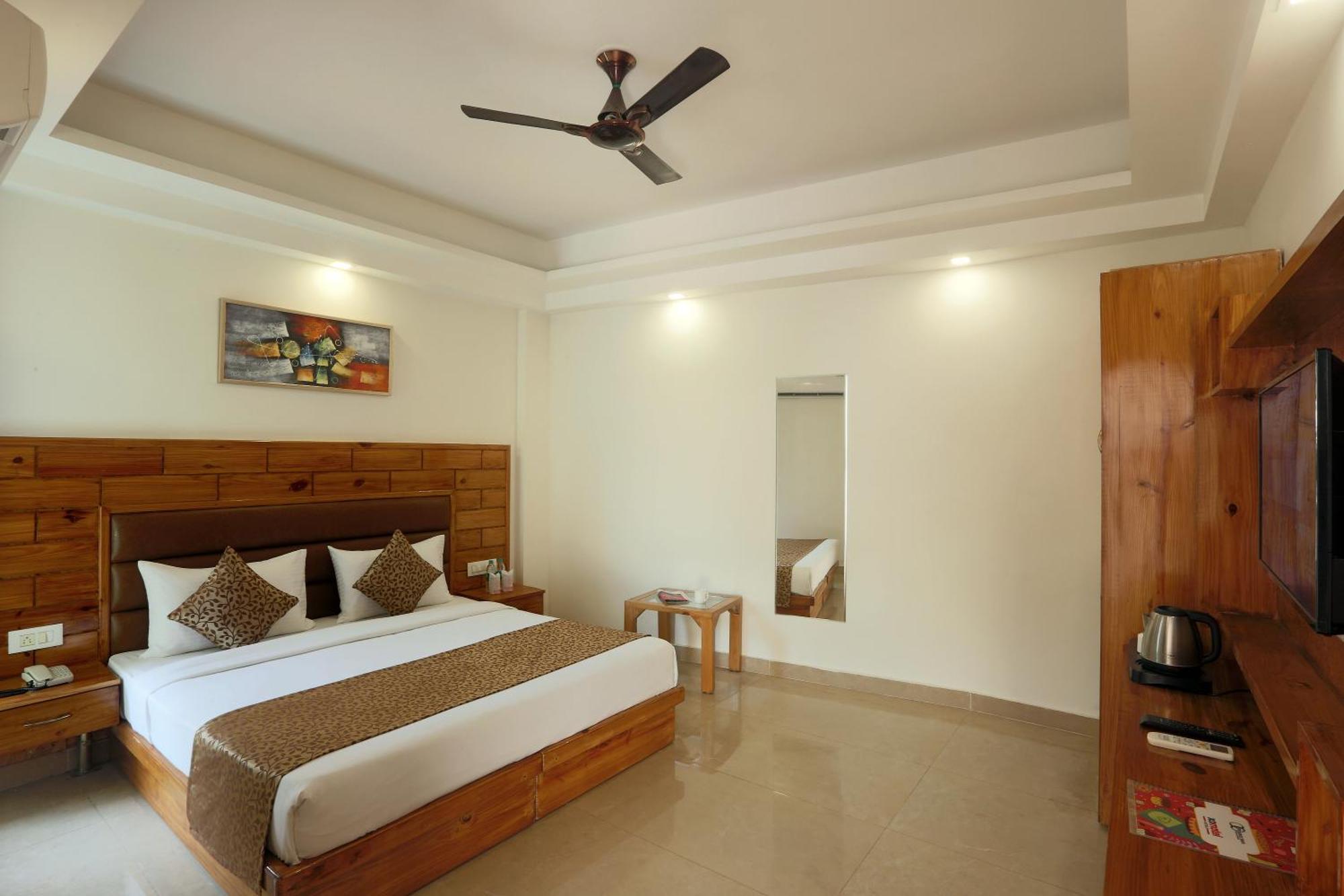 Hotel Deluxe Stay Inn - Near Delhi Airport 뉴델리 외부 사진