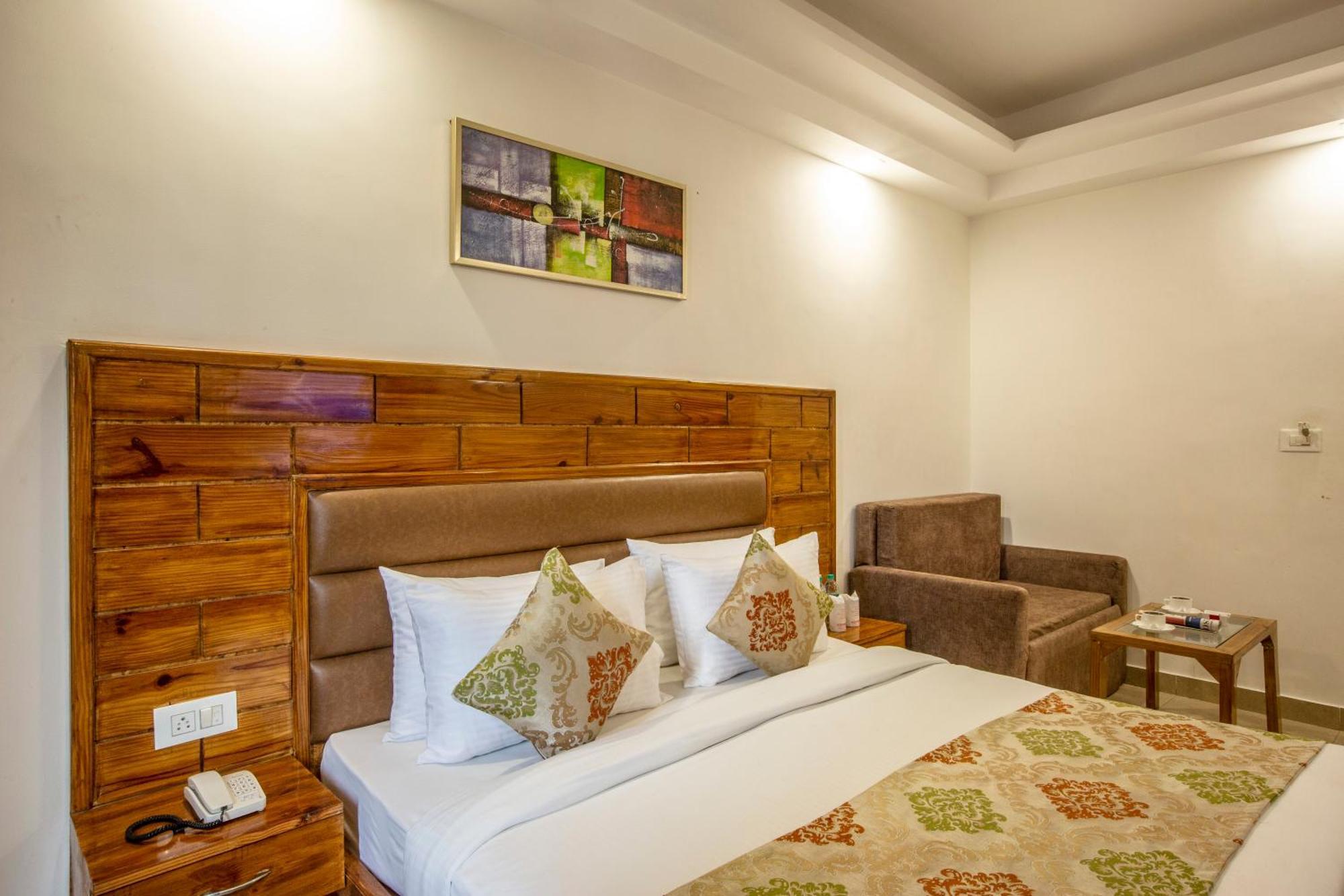 Hotel Deluxe Stay Inn - Near Delhi Airport 뉴델리 외부 사진