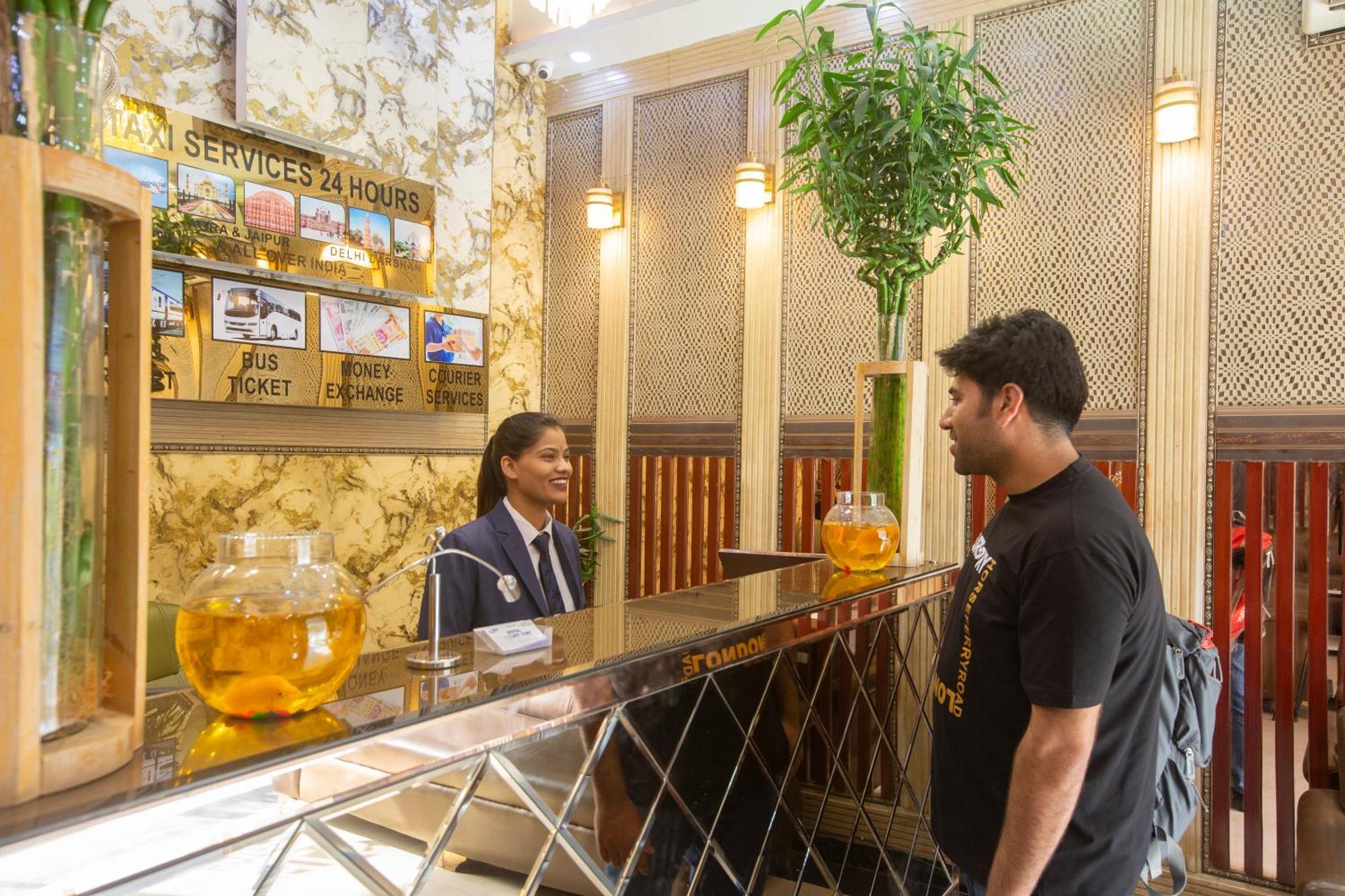 Hotel Deluxe Stay Inn - Near Delhi Airport 뉴델리 외부 사진
