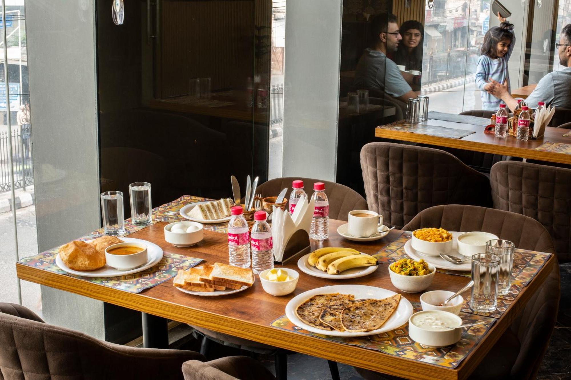 Hotel Deluxe Stay Inn - Near Delhi Airport 뉴델리 외부 사진