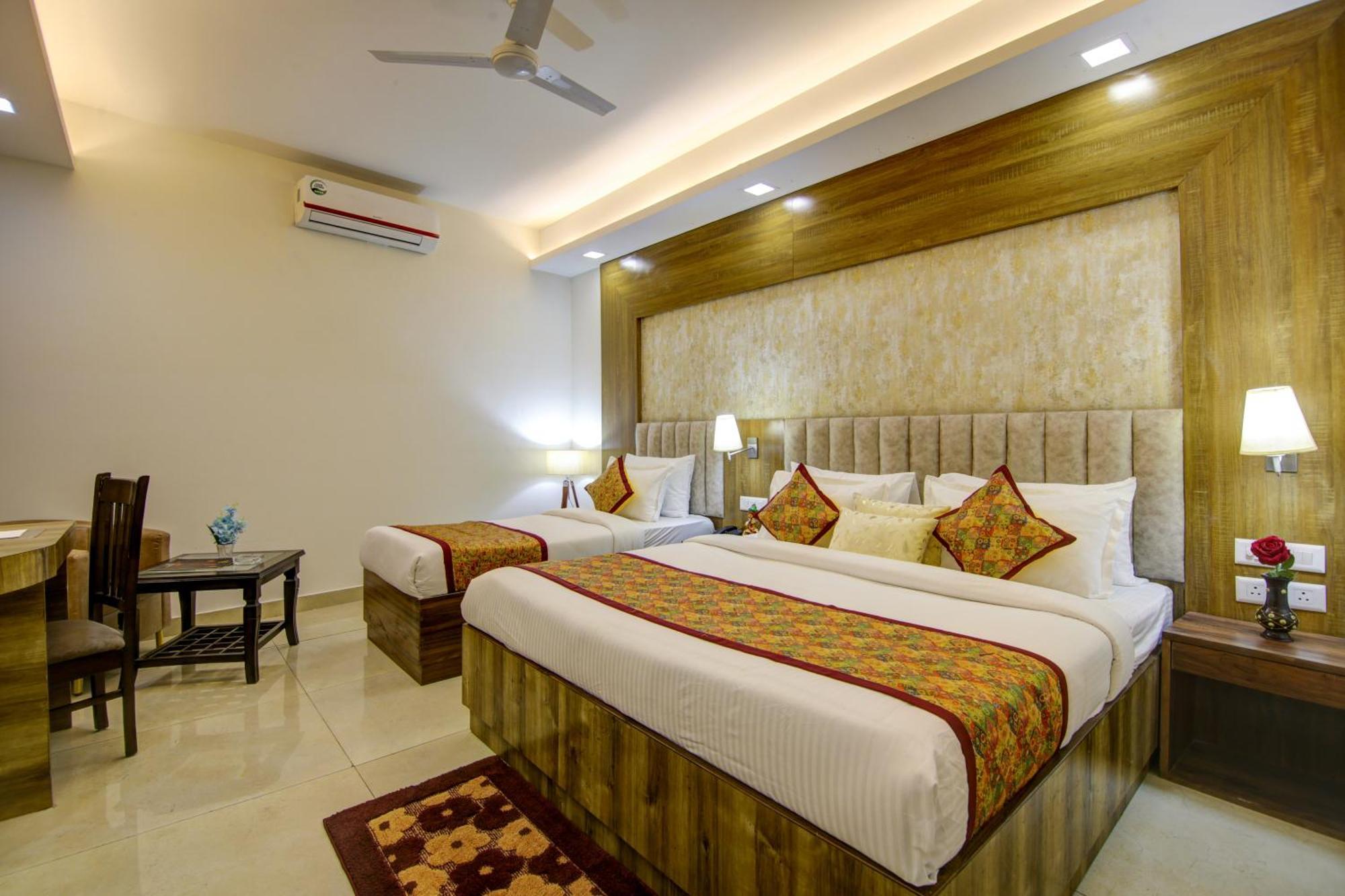 Hotel Deluxe Stay Inn - Near Delhi Airport 뉴델리 외부 사진